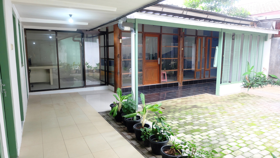 Exterior & Views 3