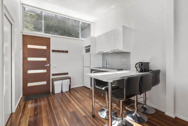 Others 4, Seafarers Getaway, Colac-Otway - South