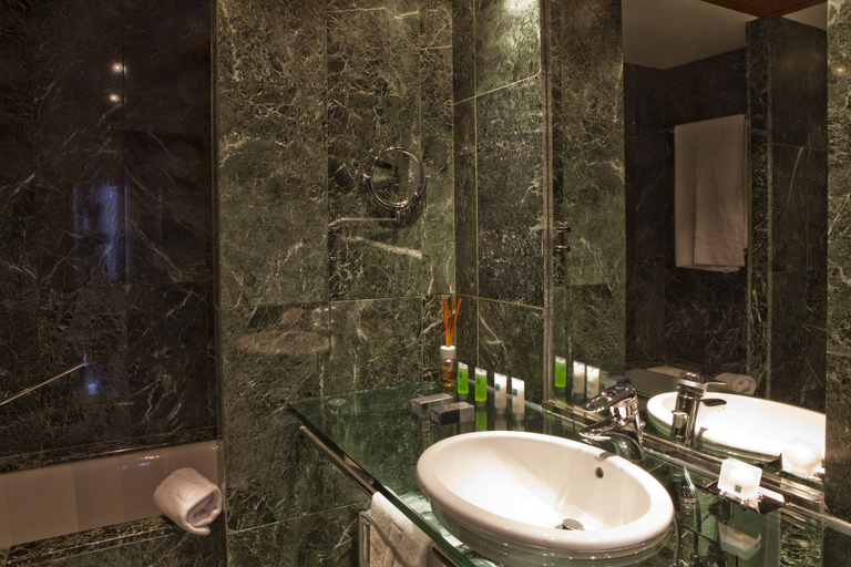 Bathroom 4, AC Hotel Aitana by Marriott, Madrid