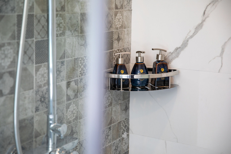 Bathroom 4, Rosy Cruise, Hạ Long