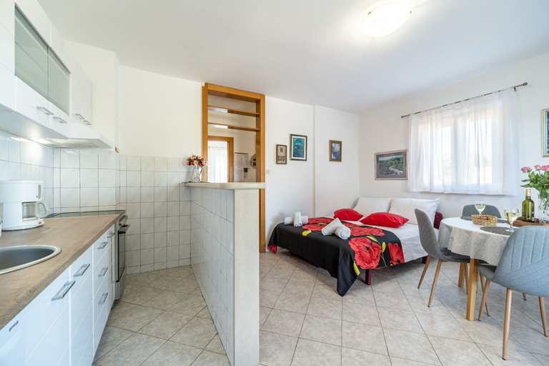 Others 5, Apartment Vesna, Milna