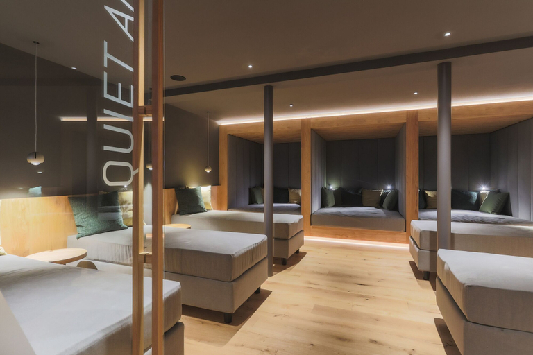 Bedroom 4, Aparthotel Laurena, Bolzano