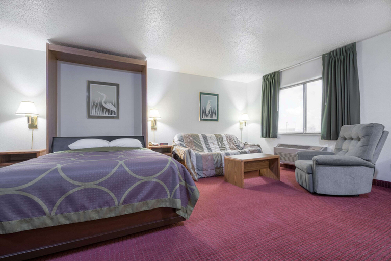Bedroom 3, Super 8 by Wyndham Fond Du Lac, Fond du Lac