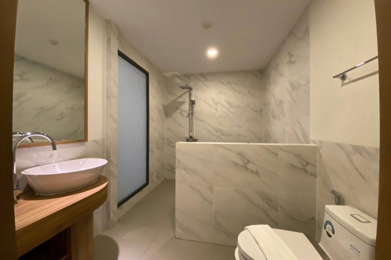 Bathroom 4
