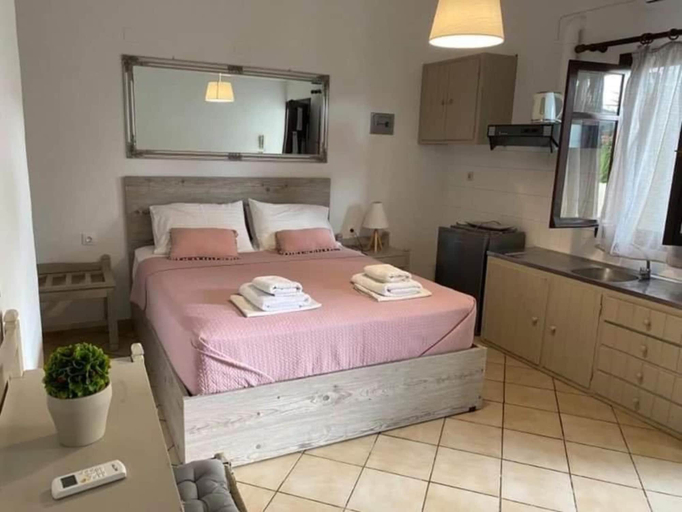 Bedroom 4, Kasteli Studios & Apartments, Crete