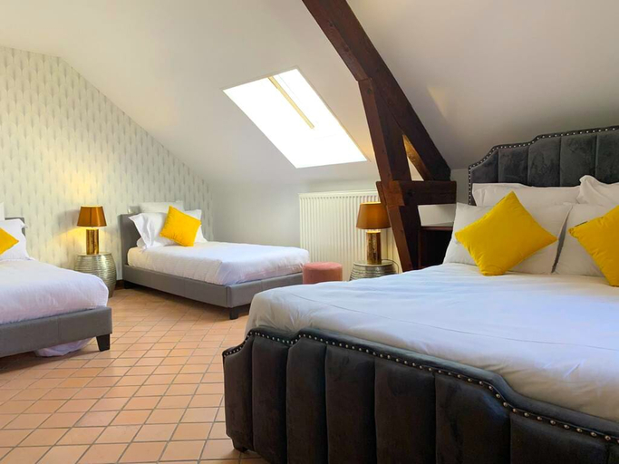 Bedroom 2, Domaine Malar, Essonne