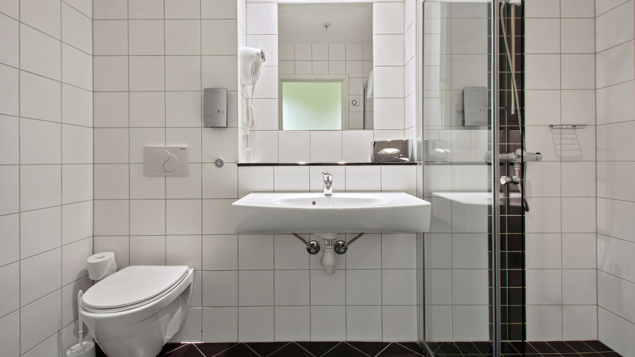 Bathroom 4, Thon Hotel Baronen, Ålesund
