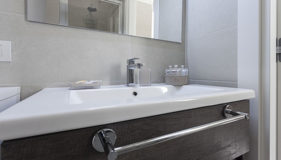 Bathroom 5, Italianway Easy - Cadorna 10 Mono A, Milano