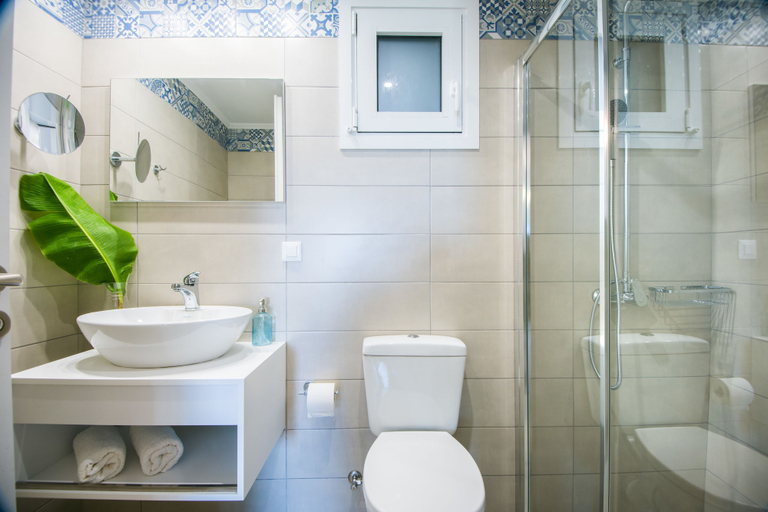 Bathroom 5, Mirabella Apartments, Crete