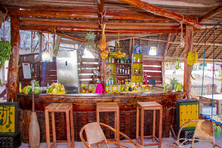 Food & Drinks 5, Zanzi Rest bungalows, Kaskazini 'A'