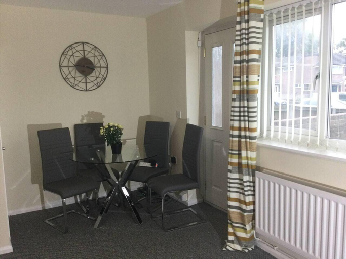 Others 4, Nice Residential Within Easy Reach To Town, Manchester