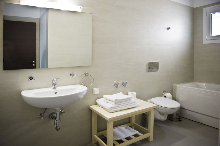 Bathroom 5, Tsakanos Home, South Aegean