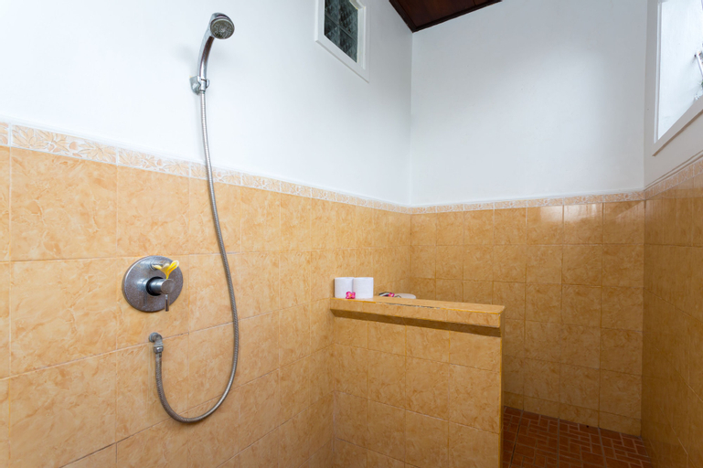 Bathroom 29