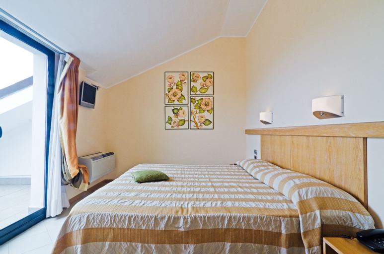 Bedroom 8