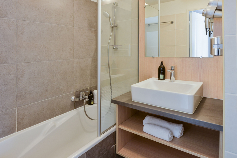 Bathroom 5, Aparthotel Adagio Monaco Monte Cristo, Alpes-Maritimes