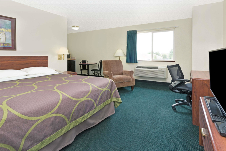 Bedroom 3, Super 8 by Wyndham Windsor, Weld