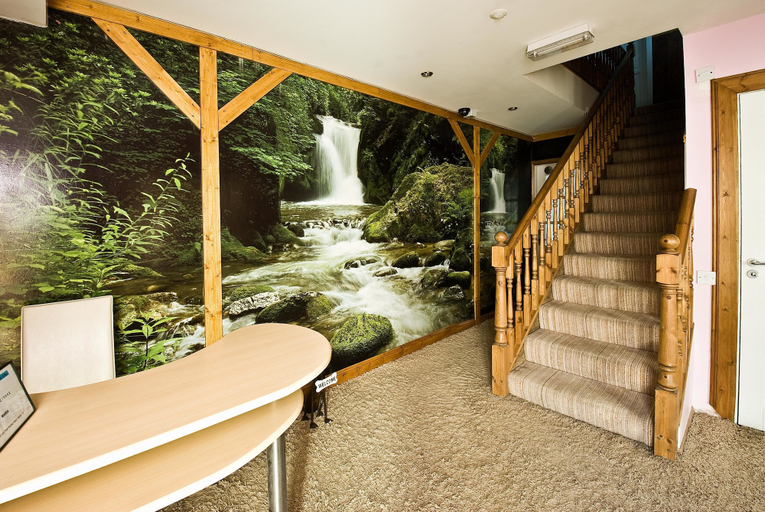 Others 5, Stansted Airport Lodge, Essex