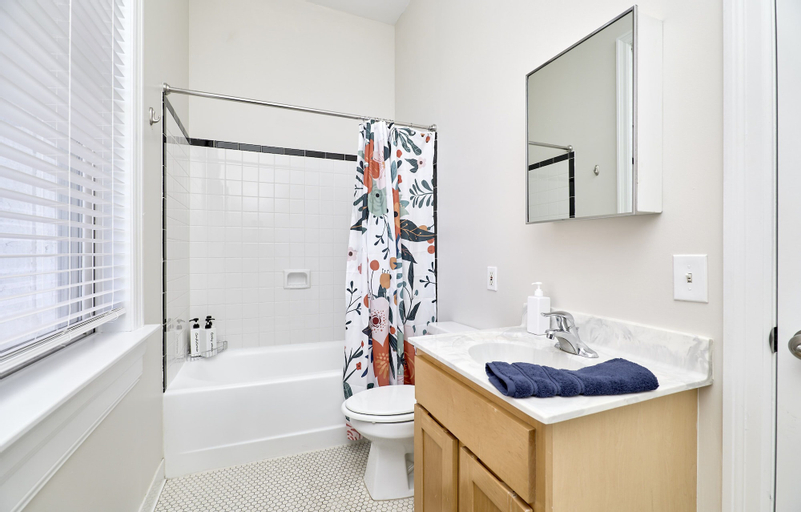 Bathroom 26