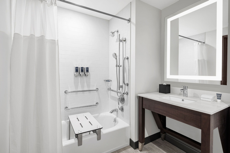 Bathroom 7