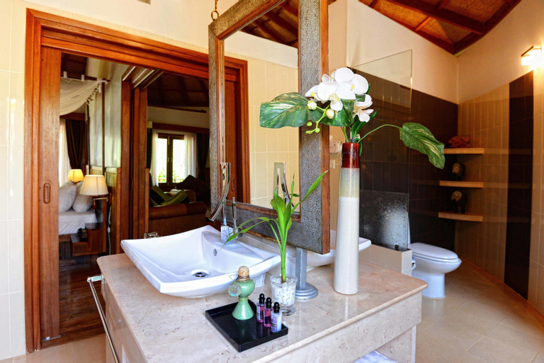 Bathroom 8