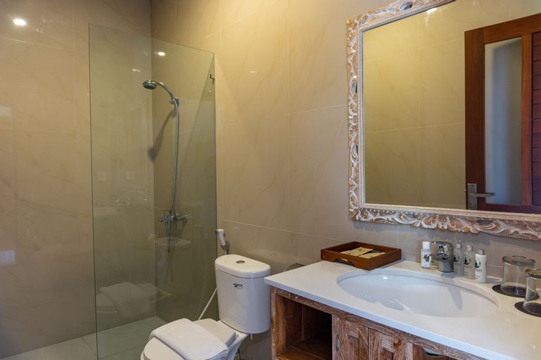 Bathroom 16