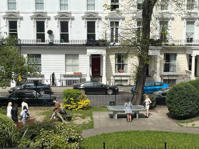 Others 3, Notting Hill Luxury 2-4br / 2 Roof Terraces, London
