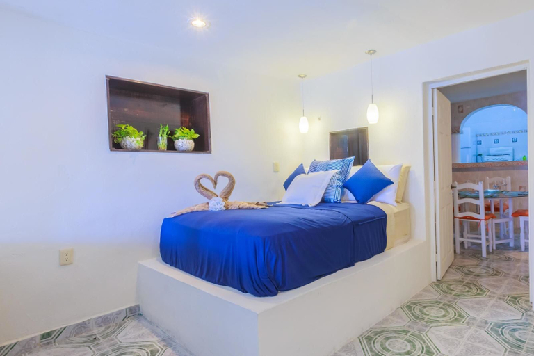 Bedroom 3, House of Mirrors by Skyrun, Isla Mujeres