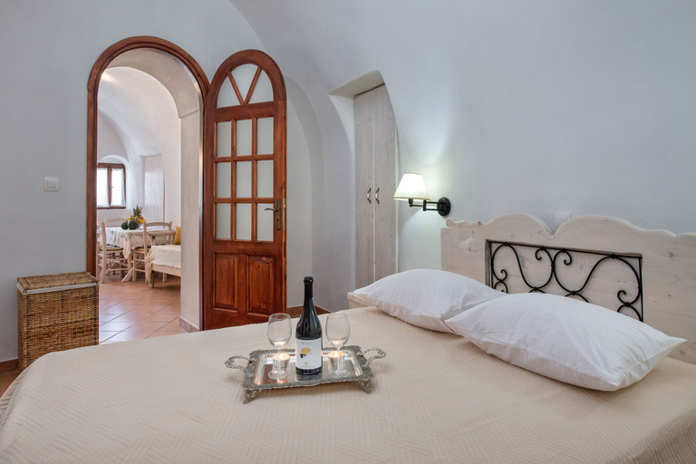 Bedroom 4, Kokos Traditional Houses, South Aegean