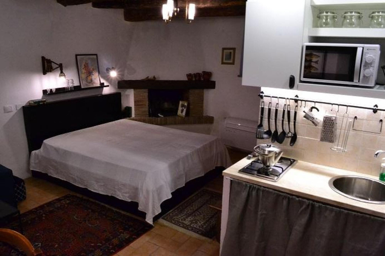 Bedroom 2, Casa Messi - Casa Messi a Vicolo Della Rivolta 31 Apt 1, Grosseto