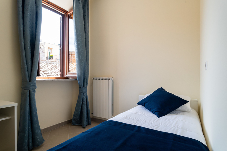 Bedroom 4, Minerva Monks Inn, Rome