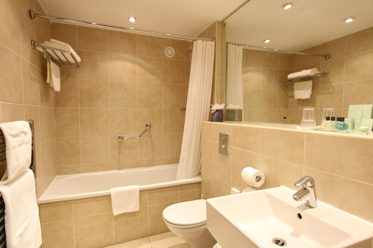 Bathroom 5, Grosvenor Pulford Hotel & Spa, Wrexham