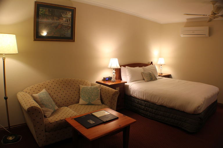 Bedroom 3, Gateway on Monash Boutique Hotel, Melbourne