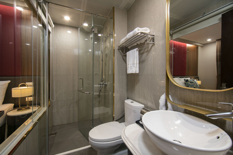 Bathroom 7