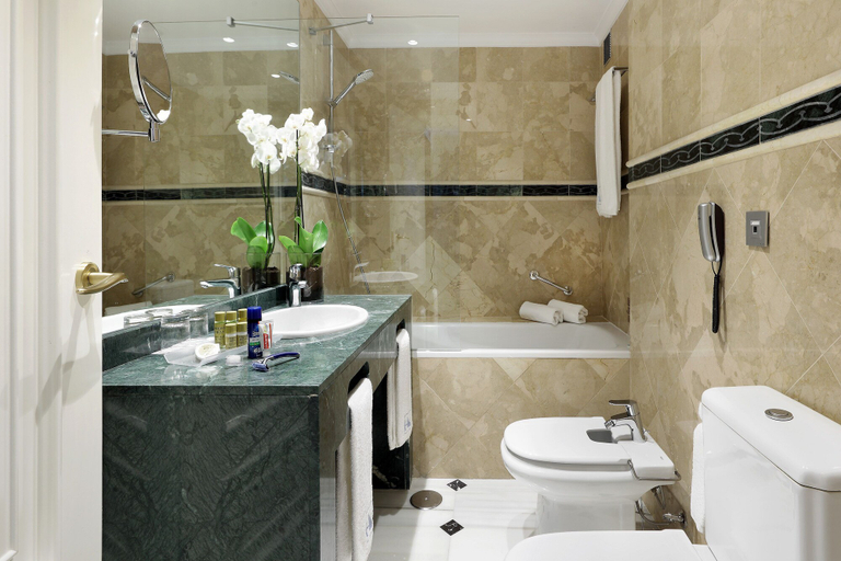 Bathroom 4, Eurostars Conquistador Hotel, Córdoba