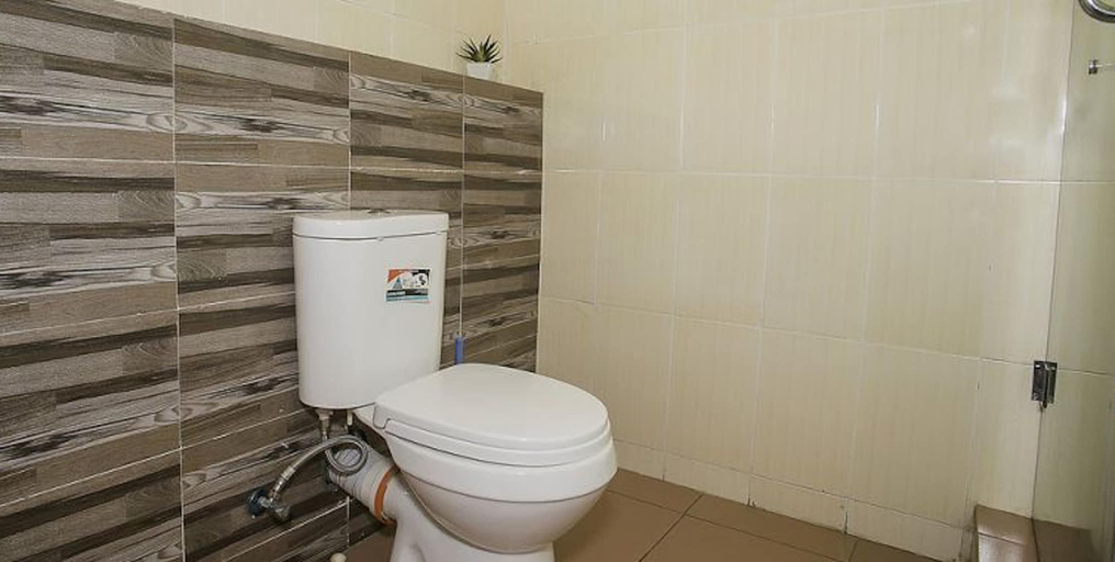Bathroom, Capital & County Apartment Chevron, Eti-Osa