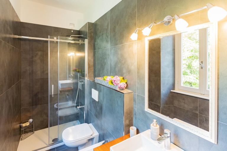 Others 2, Co-c520-vmon4b1 - The Perfect Get Away in Cernobbio, Como