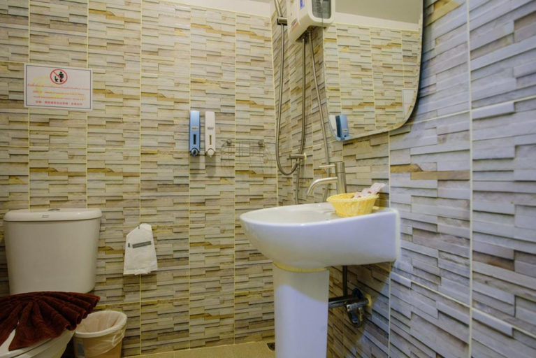 Bathroom 5, Charming Lipe Beach Resort, Muang Satun