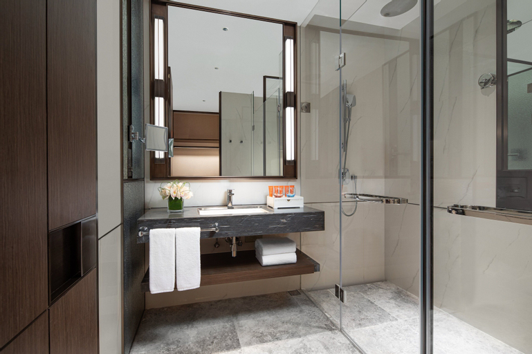 Bathroom 11