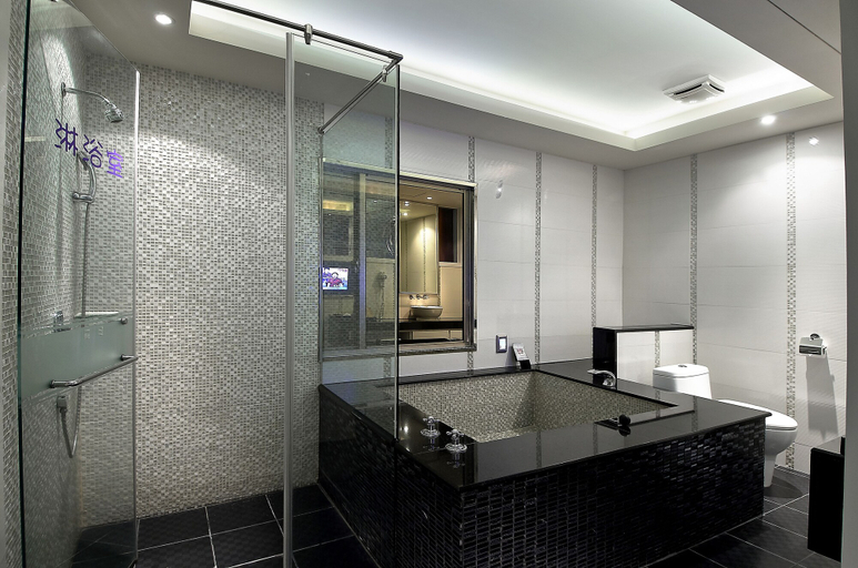 Bathroom 4, Holly Wood Motel, Changhua