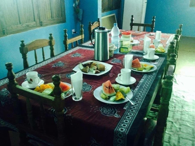 Food & Drinks, Makunduchi White House Apartment, Kusini