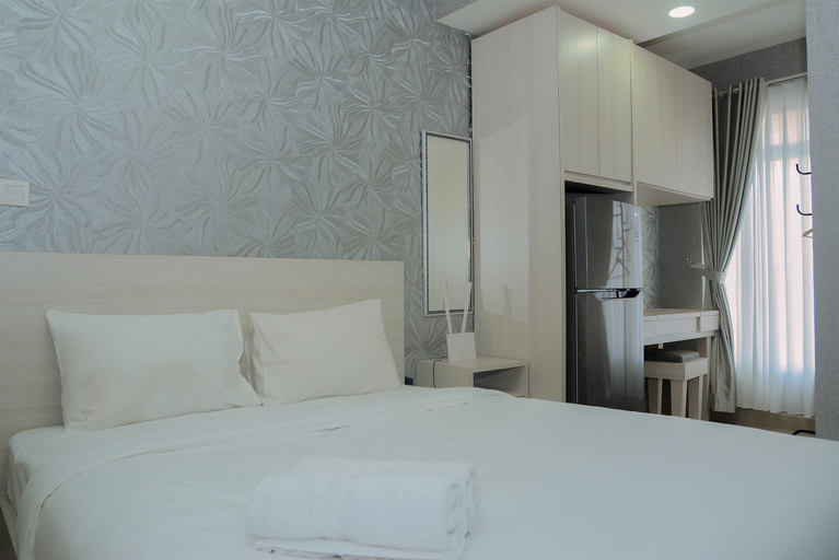 Bedroom 3, Chic and Cozy Studio Apartment at T Plaza By Travelio, Central Jakarta