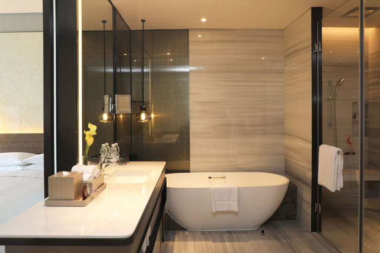 Bathroom 5, Wuhan Marriott Hotel Hankou, Wuhan