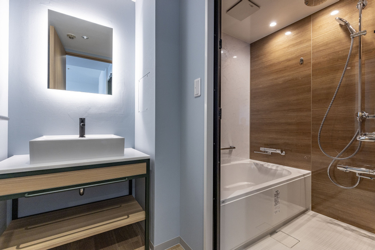 Bathroom 10