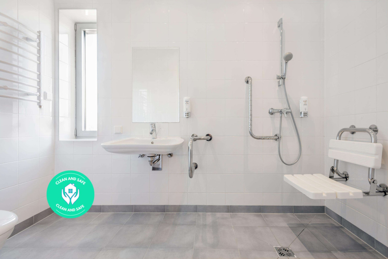 Bathroom 5, Hotel Premiere Classe Wroclaw Centrum, Środa Śląska