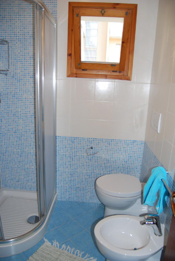 Bathroom 3, Beautiful Two - Bedroom Apartment with Balcony - By Beahost Rentals, Venezia