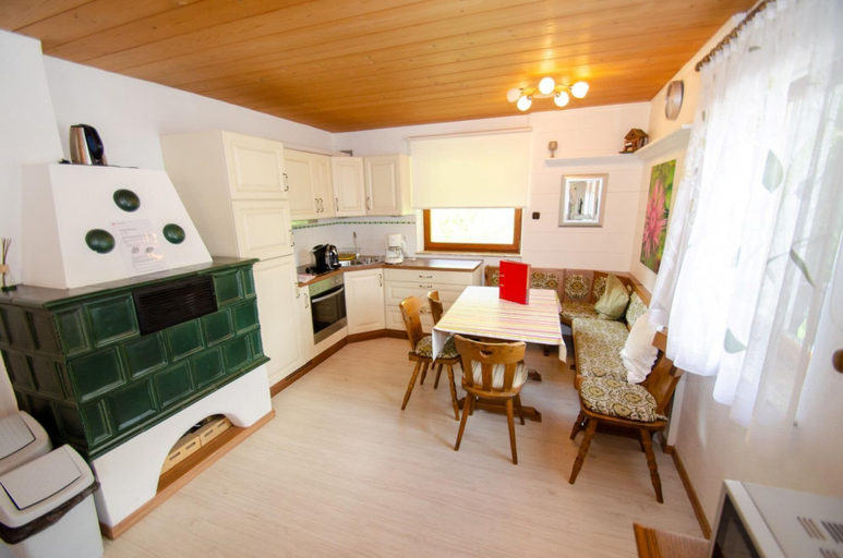 Others 5, Budget Chalet Alpine - Apartment B, Zell am See