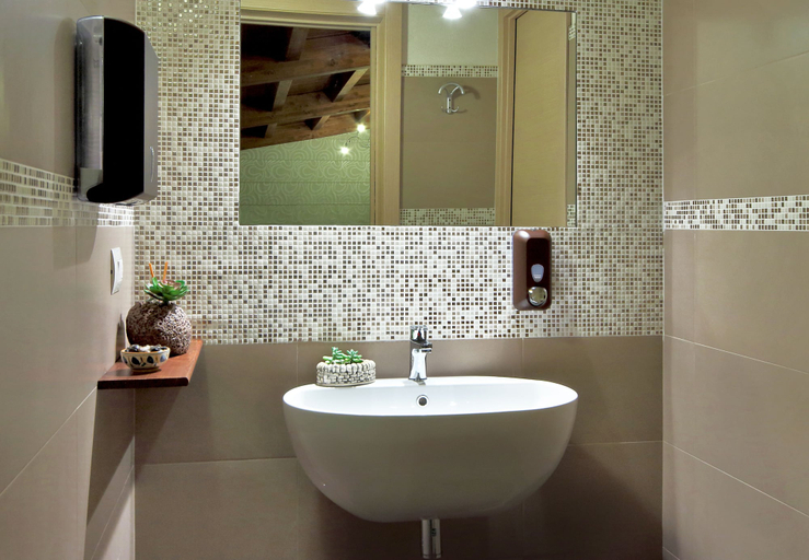 Bathroom 4, Artemisia Resort, Ragusa