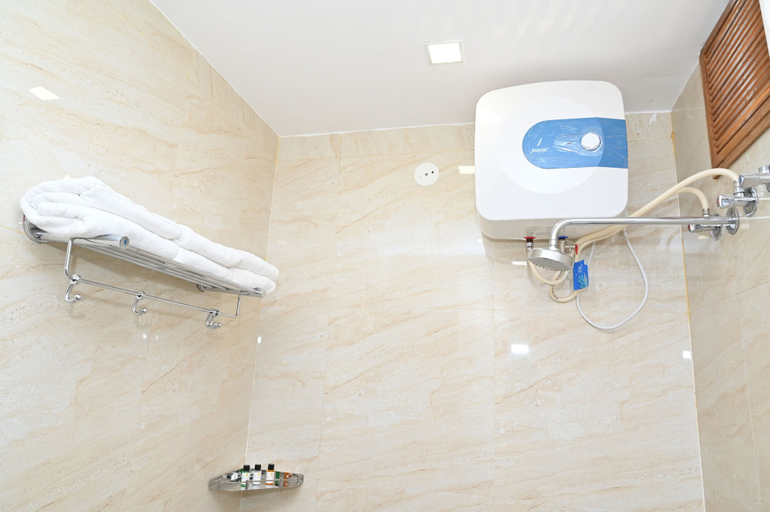 Bathroom 4, Hotel Vasdaa Grand, Dehradun