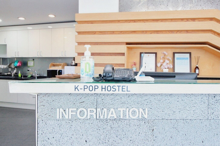Others 2, Hostel Kpop, Jung