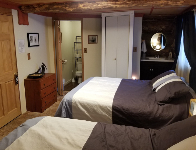 Bedroom 3, Northern Sky Lodge, Fairbanks North Star